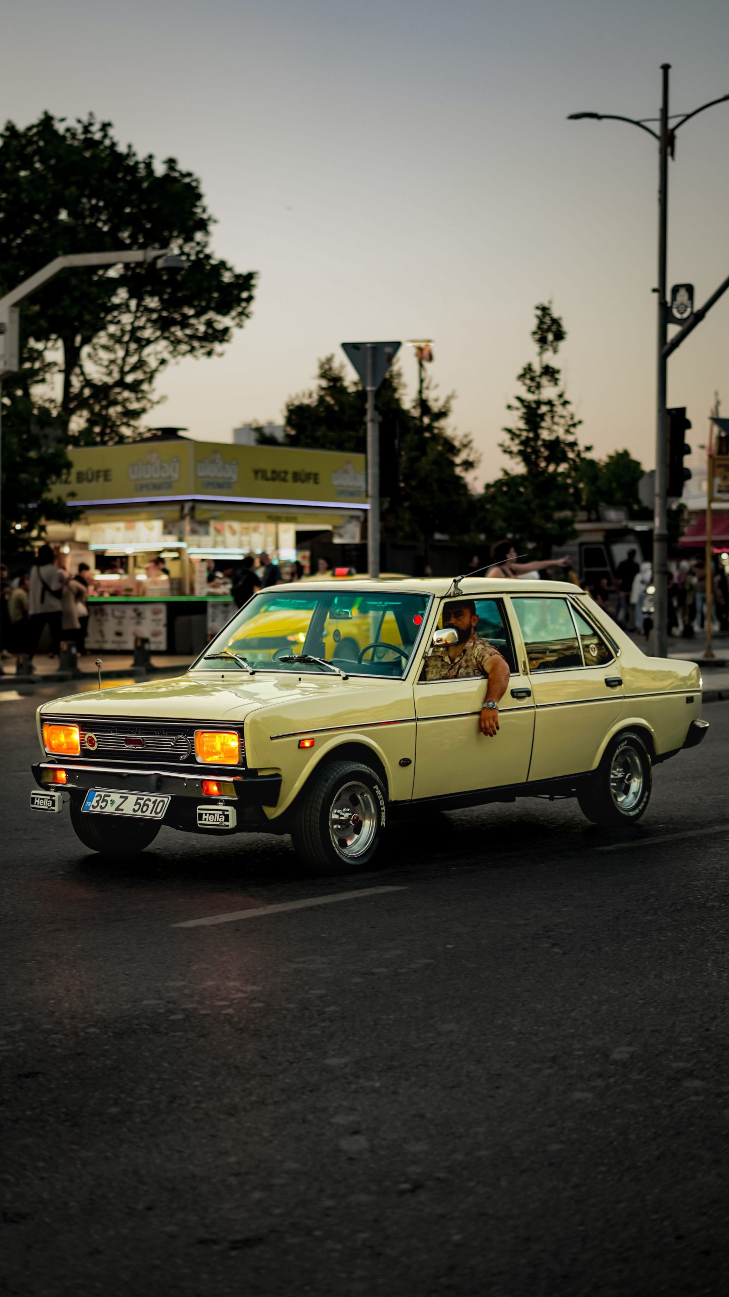Pourquoi choisir une voiture jaune