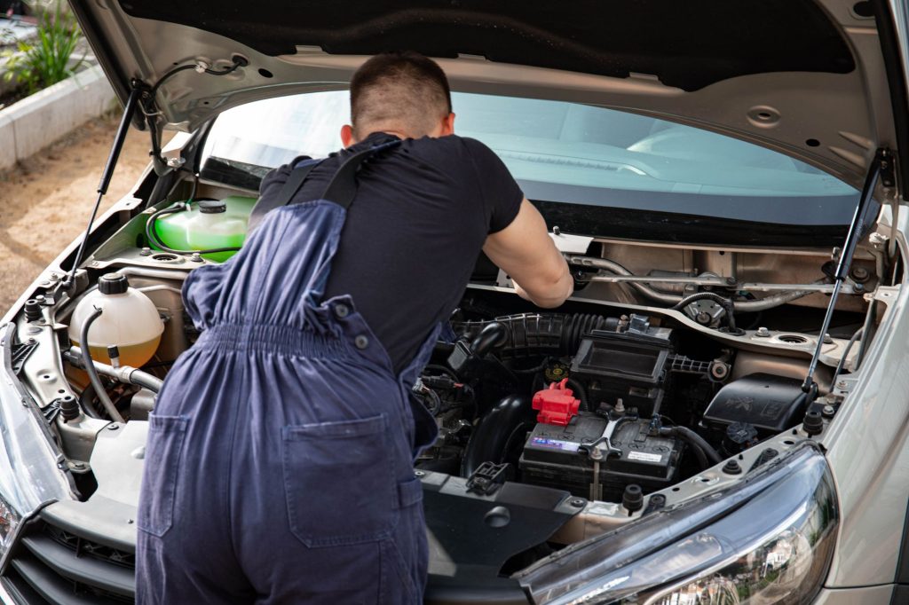 Entretien moteur sous le capot