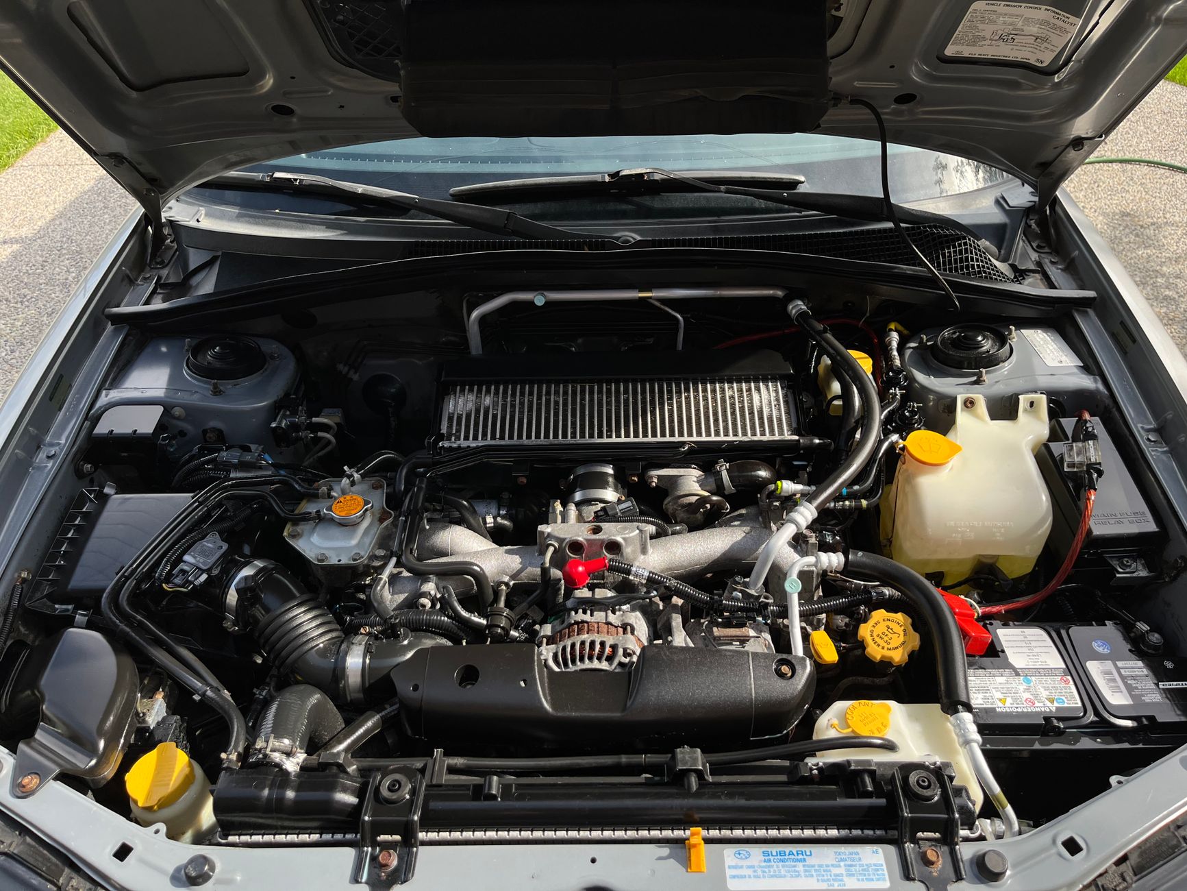 Réservoir et composants moteur à froid